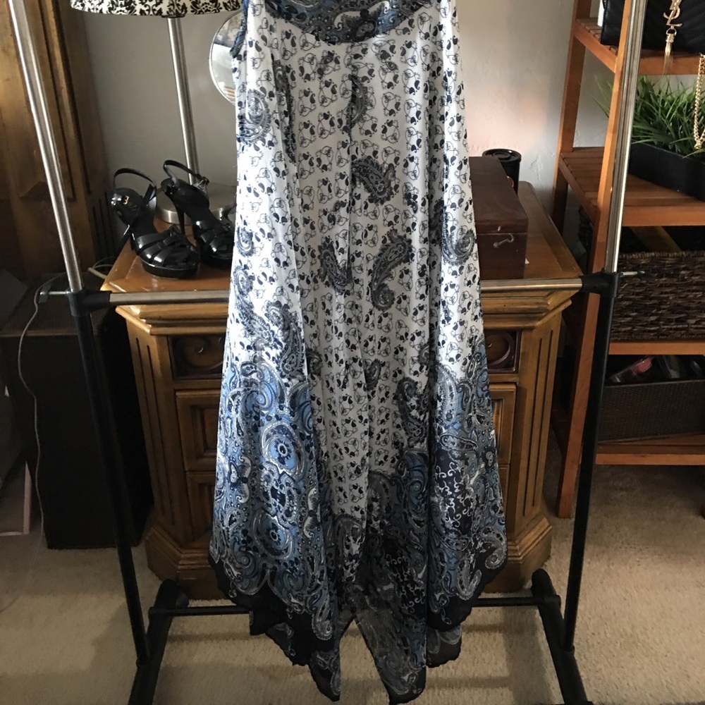 Boston proper lined flowing dress.